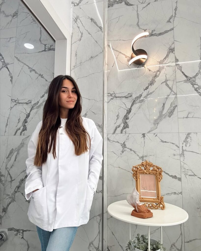 Sara Abad - Podóloga